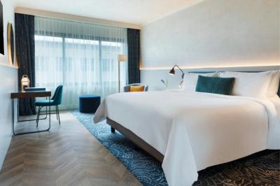 Renaissance Barcelona Hotel 2 Renaissance Barcelona Hotel 2