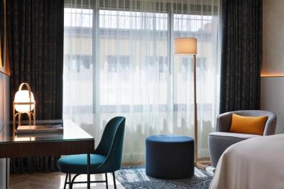 Renaissance Barcelona Hotel 10 Renaissance Barcelona Hotel 10