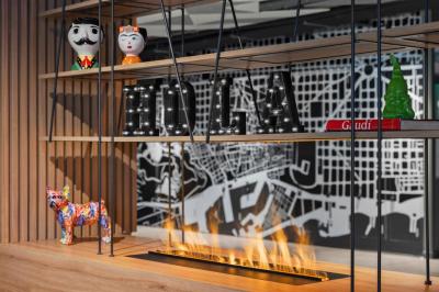 Moxy Barcelona 8 Moxy Barcelona 8