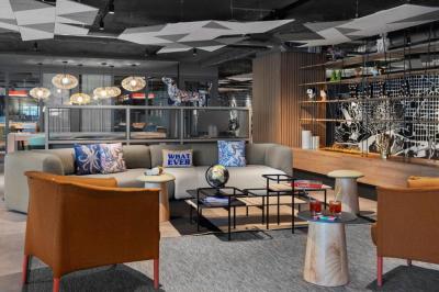 Moxy Barcelona 7 Moxy Barcelona 7