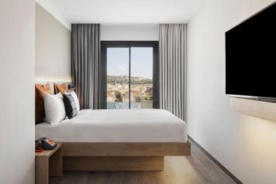 Moxy Barcelona 6 Moxy Barcelona 6
