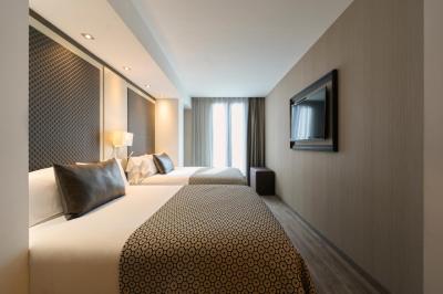 Catalonia Square Hotel 8 Catalonia Square Hotel 8