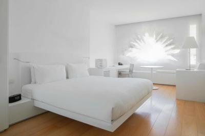 Renaissance Barcelona Fira Hotel 8 Renaissance Barcelona Fira Hotel 8