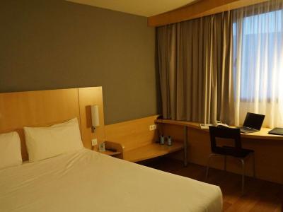Ibis Girona Hotel 10 Ibis Girona Hotel 10