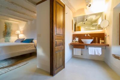 Hotel del Teatre Regencós 8 Hotel del Teatre Regencós 8