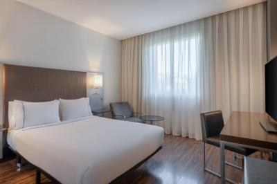 AC Hotel by Marriott Madrid Airport 8 AC Hotel by Marriott Madrid Airport 8