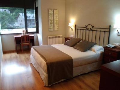 Roca Blanca Espot Hotel 2 Roca Blanca Espot Hotel 2