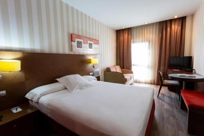 Hotel Las Artes Pinto 8 Hotel Las Artes Pinto 8