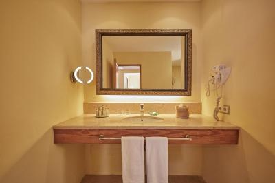 Pula Suites Boutique Resort 4 Pula Suites Boutique Resort 4