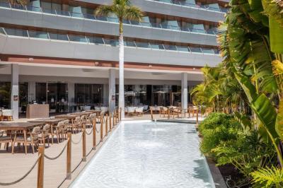 Radisson Blu Resort 7 Radisson Blu Resort 7