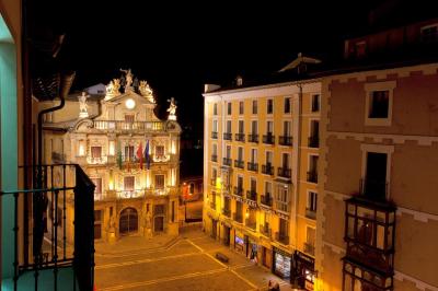 Hotel Pompaelo Plaza del Ayuntamiento 9 Hotel Pompaelo Plaza del Ayuntamiento 9
