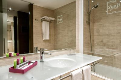 Hotel Zenit Pamplona 5 Hotel Zenit Pamplona 5