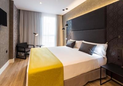 Hotel Catalonia Giralda 10 Hotel Catalonia Giralda 10