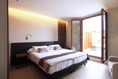 Hotel Raval de la Mar 7 Hotel Raval de la Mar 7