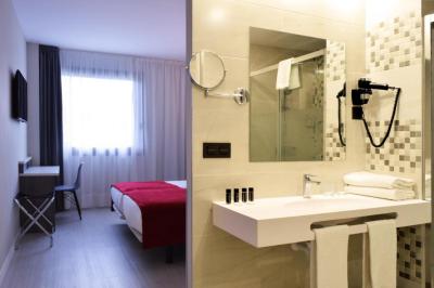Hotel New Bilbao Airport 10 Hotel New Bilbao Airport 10