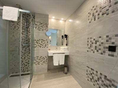Hotel New Bilbao Airport 5 Hotel New Bilbao Airport 5