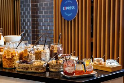 Holiday Inn Express Bilbao Airport by IHG 9 Holiday Inn Express Bilbao Airport by IHG 9