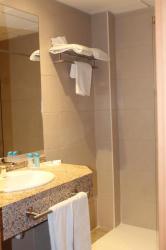 Advise Hotels Reina 2 Advise Hotels Reina 2