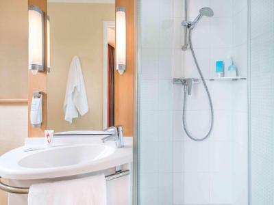 ibis Nantes Centre Tour Bretagne 8 ibis Nantes Centre Tour Bretagne 8