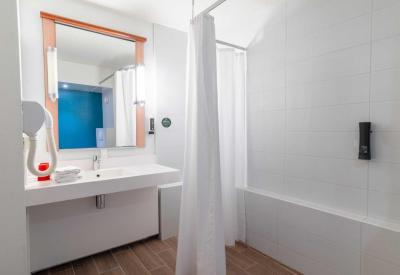 B&B HOTEL Limoges 3 9 B&B HOTEL Limoges 3 9