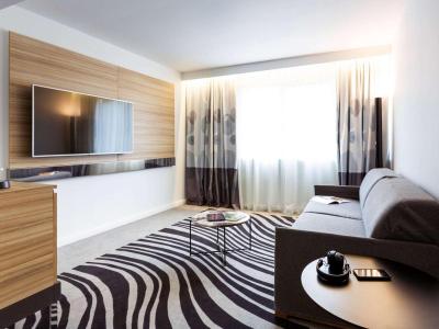 Novotel Limoges Le Lac 2 Novotel Limoges Le Lac 2