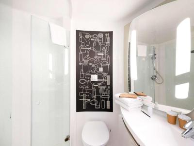 ibis Bordeaux Centre Bastide 9 ibis Bordeaux Centre Bastide 9