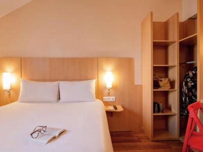 ibis Annecy Centre Vieille Ville 7 ibis Annecy Centre Vieille Ville 7
