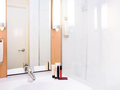 ibis Annecy Centre Vieille Ville 5 ibis Annecy Centre Vieille Ville 5