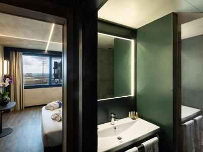 Novotel Genova City Hotel 9 Novotel Genova City Hotel 9