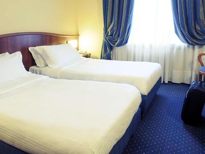 Mercure Genova San Biagio Hotel 8 Mercure Genova San Biagio Hotel 8