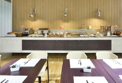 Best Western Premier CHC Airport Hotel 6 Best Western Premier CHC Airport Hotel 6