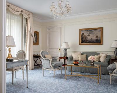 Perfect PARIS GEORGE V HOTEL. Four Seasons Suite. 3 Star Michelin