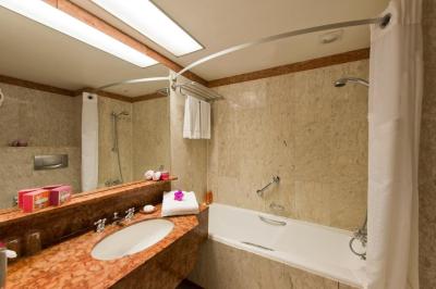 Holiday Inn Nice by IHG 2 Holiday Inn Nice by IHG 2