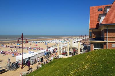 Beach Hotel 3 Beach Hotel 3
