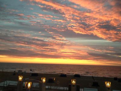 Beach Hotel 10 Beach Hotel 10