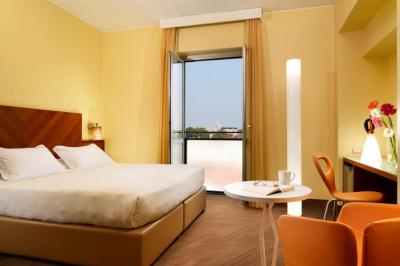 UNA HOTELS Mediterraneo Milano 9 UNA HOTELS Mediterraneo Milano 9