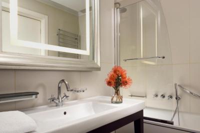 UNA HOTELS Cusani Milano 4 UNA HOTELS Cusani Milano 4