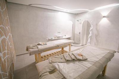 Acroterra Rosa Luxury Suites & Spa 4 Acroterra Rosa Luxury Suites & Spa 4