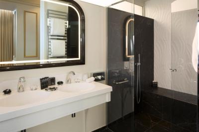 Le Narcisse Blanc Hotel Paris 5 Le Narcisse Blanc Hotel Paris 5