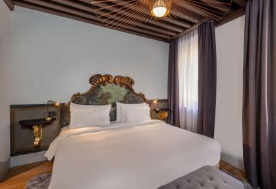 Cour des Loges Lyon, A Radisson Collection Hotel 5 Cour des Loges Lyon, A Radisson Collection Hotel 5