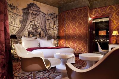 Hôtel du Petit Moulin, Haute Couture hotel by Lacroix 10 Hôtel du Petit Moulin, Haute Couture hotel by Lacroix 10