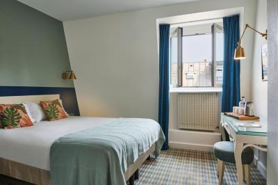 Hotel Etoile Saint Ferdinand 4 Hotel Etoile Saint Ferdinand 4