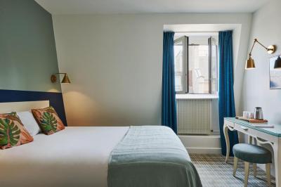 Hotel Etoile Saint Ferdinand 9 Hotel Etoile Saint Ferdinand 9