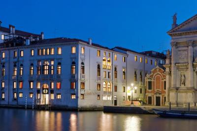 Vaporeto . - Picture of Vaporetto dell'Arte Canal Grande, Venice -  Tripadvisor