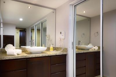 Plaza Florida Suites Hotel 5 Plaza Florida Suites Hotel 5