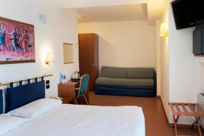 International Hotel & Suite 3 International Hotel & Suite 3
