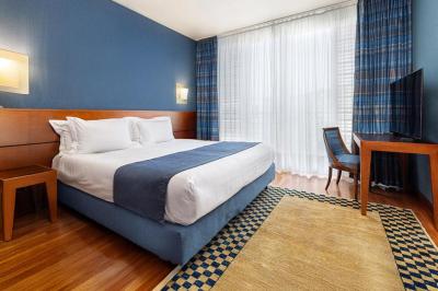 B&B HOTEL Imperia Rossini al Teatro 4 B&B HOTEL Imperia Rossini al Teatro 4