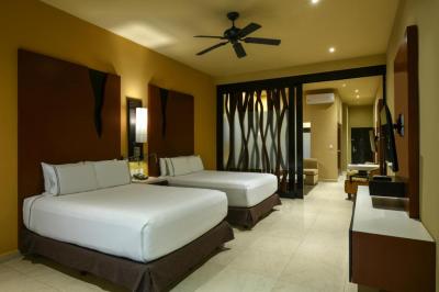 Generations Riviera Maya Family Resort Catamarán, Water park & More Inclusive 3 Generations Riviera Maya Family Resort Catamarán, Water park & More Inclusive 3