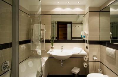 Red's Redaelli Hotel 8 Red's Redaelli Hotel 8
