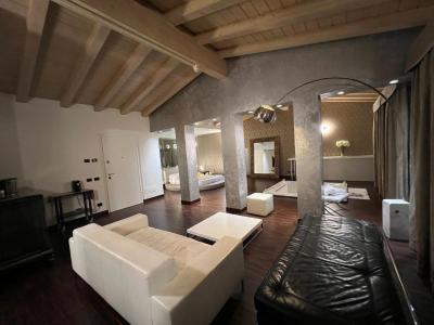 OneMhotel 6 OneMhotel 6